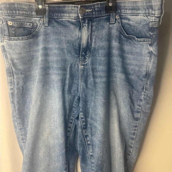 torrid Light Wash Straight Leg ankle Jeans high rise - Picture 13 of 16